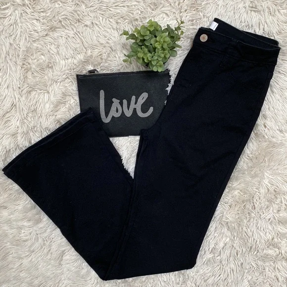Zenana Flare Stretch Jeans ๐ Black - Picture 1 of 12
